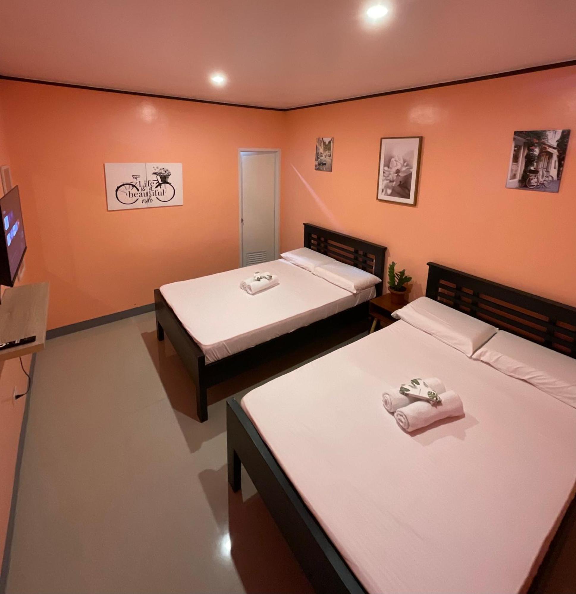 Halajo Bnb Transient Laoag Exteriör bild