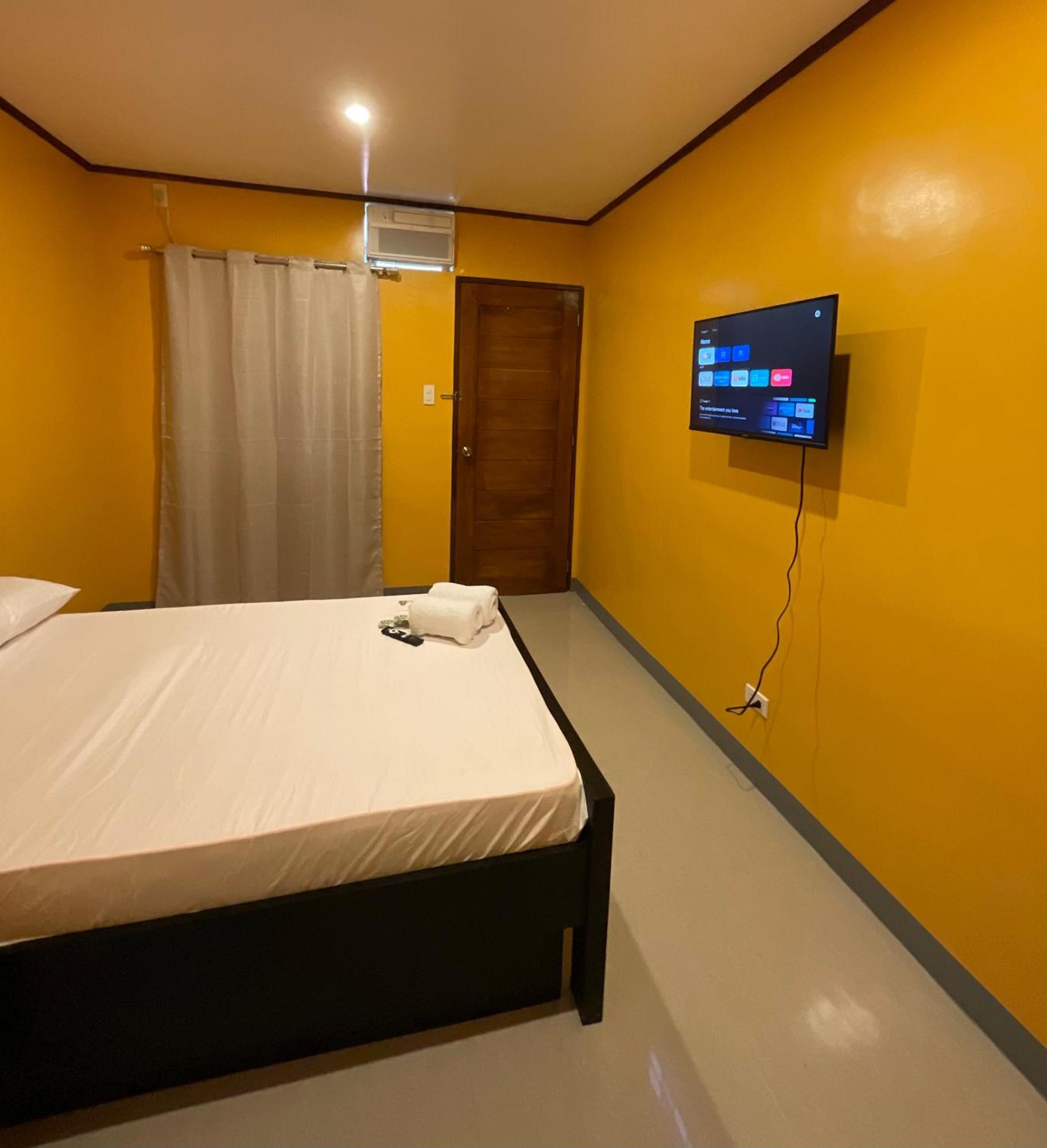 Halajo Bnb Transient Laoag Rum bild