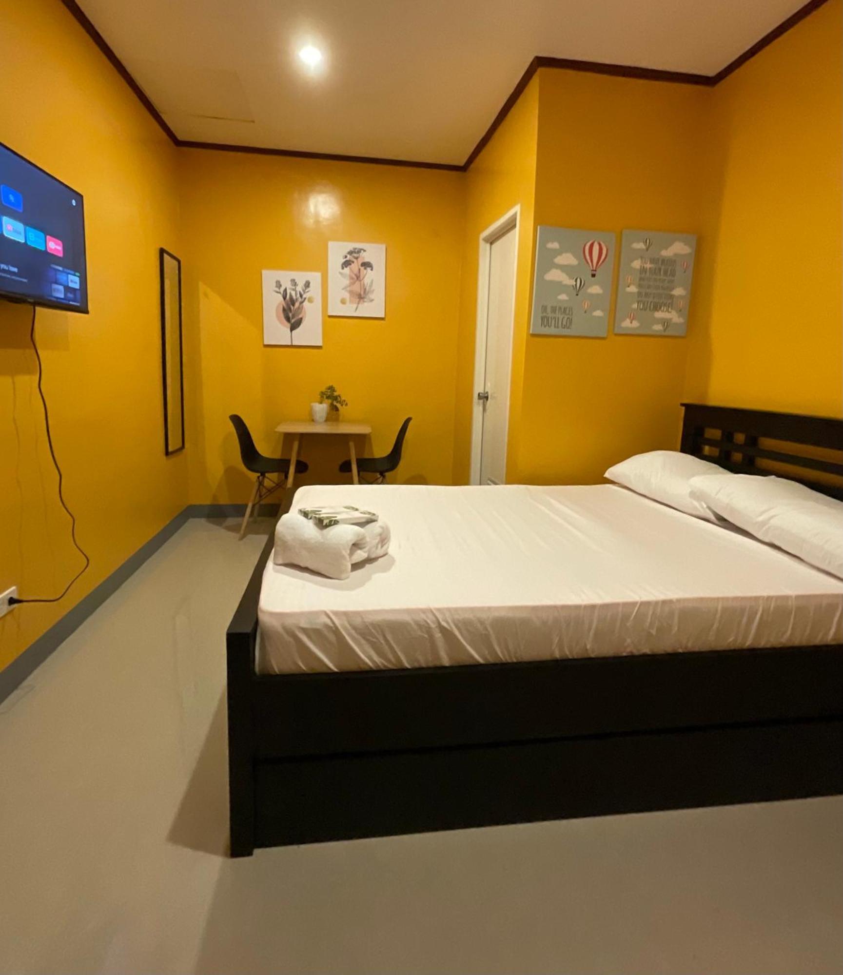 Halajo Bnb Transient Laoag Rum bild